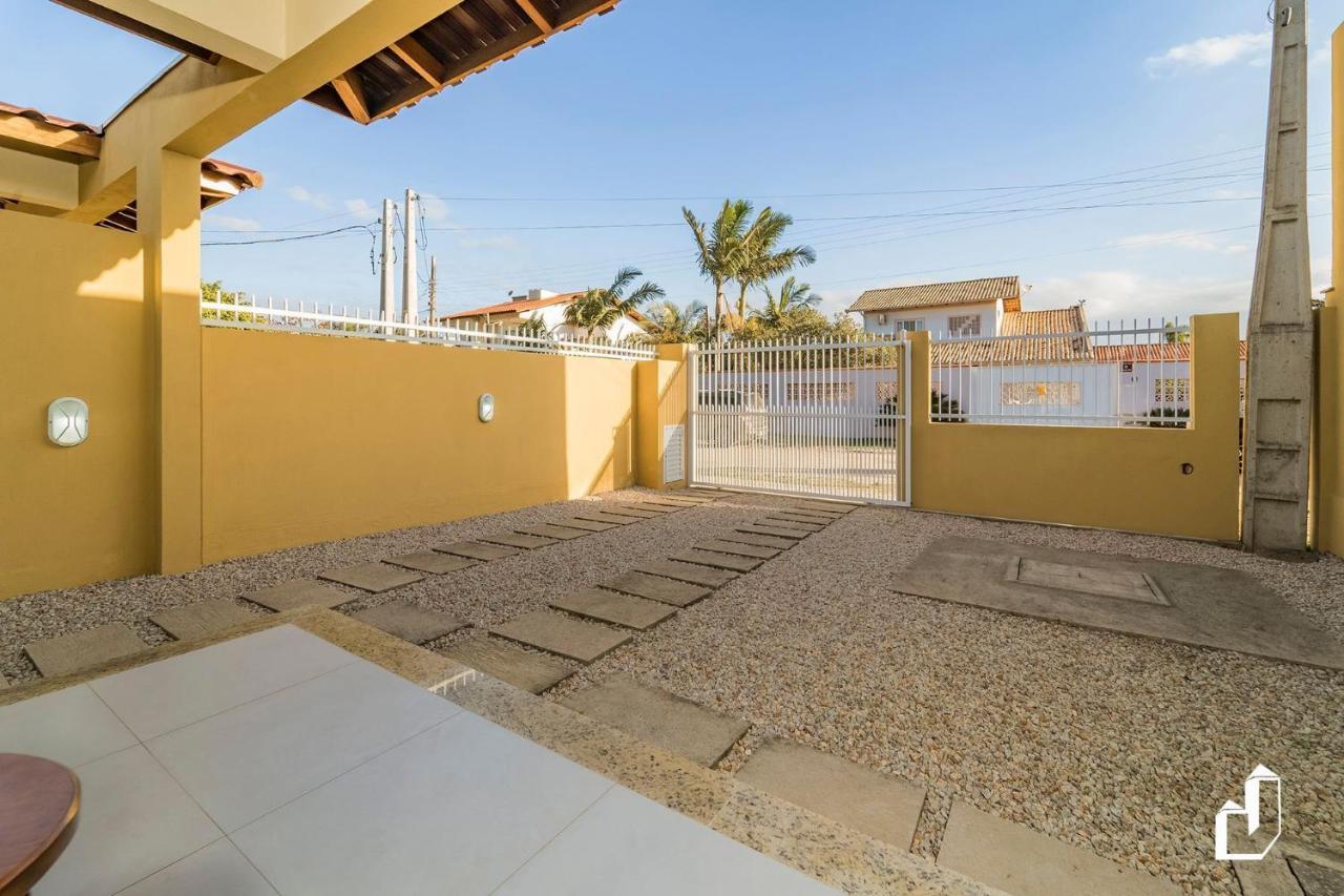 Casa térrea com 02 dormitórios Bombinhas Esterno foto