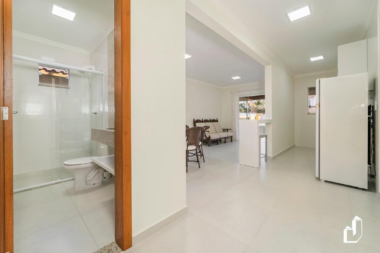 Casa térrea com 02 dormitórios Bombinhas Esterno foto