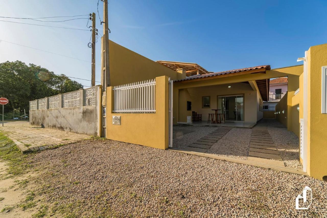 Casa térrea com 02 dormitórios Bombinhas Esterno foto